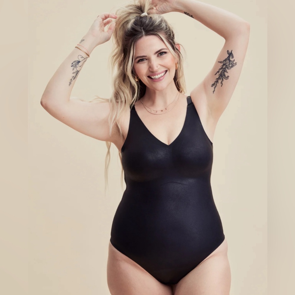 BNWT Knix x The Birds Papaya bodysuit
